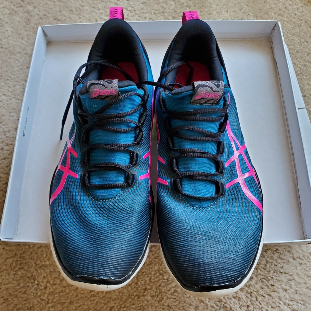 ASICS size 7.5 - Picture 3 of 4